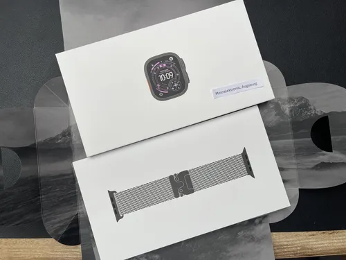Apple Watch Ultra 3 GPS + Cellular 49mm - Titan-Gehäuse mit Milanese Loop - Smartwatch mit Touch OLED Display, 42 Stunden Akkulaufzeit und schnellem Induktionsladen. Ideal für aktive Nutzer, die Stil und Funktionalität schätzen.