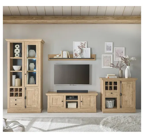 Lomadox Wohnzimmer-Set COLBY-61, 4-teilig mit LED-Beleuchtung - Wohnwand im Landhausstil mit Eiche-Dekor und schwarzen Akzenten. Inklusive Vitrine, Lowboard und Kommode – ideal für rustikale Gemütlichkeit und stilvolle LED-Beleuchtung.