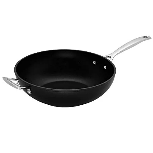Le Creuset Aluminium-Antihaft Wok-Pfanne Ø 30 cm - Pfanne für alle Herdarten, inklusive Induktion. Mit 4x stärkerer Antihaft-Beschichtung für fettfreies Braten und einfache Reinigung.