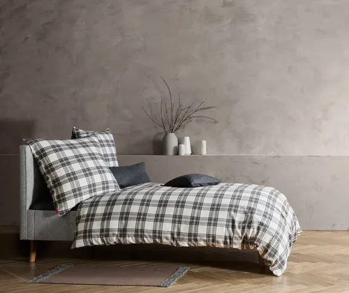 fleuresse Bettwäsche Lech Edelflanell 200x220 cm - Karo schwarz weiß grau - 3-teiliges Bettwäsche-Set aus 100% Mako-Baumwolle, kuschelig warm und hautsympathisch, ideal für den Winter, pflegeleicht und mit Reißverschluss für einfachen Bezug.