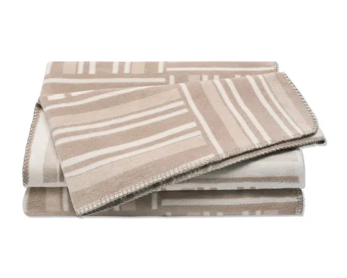 JOOP! Wohndecke Beige – Hochwertige Baumwollmischung - Die JOOP! Wohndecke in Beige überzeugt durch ihre hochwertige Baumwollmischung und ist ideal für gemütliche Abende. Maße: 200 cm x 8 cm. Perfekt für stilvolle Wohnräume.
