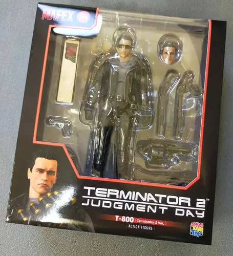 Medicom Mafex T-800 T2 Ver. Terminator Figur 16 cm - Spielfigur aus Terminator 2: Tag der Ab, 16 cm groß, inklusive Zubehör und detailgetreuer Verarbeitung für Sammler und Fans.