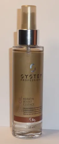 System Professional LipidCode L5K LuxeOil Boost Essence 100ml - Haarspray für alle Haartypen, ideal gegen Haarbruch und zur Stärkung der Widerstandsfähigkeit. Verbessert die Kämmbarkeit und bietet UV-Schutz für geschmeidiges Haar.