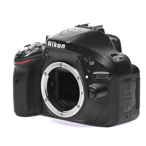 Produktbild Nikon D5200 Gehäuse schwarz Kamera