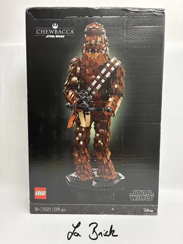 LEGO Star Wars Chewbacca - 2.319-teiliger Modell-Bausatz, detailgetreue Wookie-Figur mit Bogenspanner und Ausstellungsständer, perfektes Geschenk für Fans