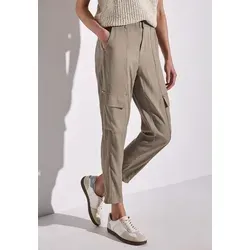 STREET ONE Cargohose aus Lyocell in Beige 46 - Stoffhose aus 68% Lyocell, pflegeleicht und ideal für einen lässigen Look. Mit elastischem Bund und praktischen Cargotaschen für zusätzlichen Komfort.