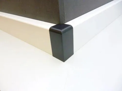 B.S. Bauprogramm Außenecke für Sockelleiste 50 x 18 mm schwarz Ecken Leiste