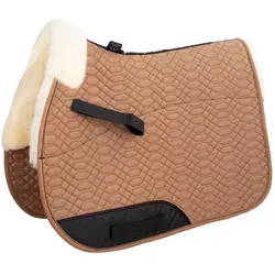 Engel Reitsport Lammfell Schabracke VSS - Hochwertige Schabracke mit Lammfell im Sattelbereich, ideal für Vielseitigkeits- und Springreiten. Komfortabel für Ihr Pferd und sorgt für optimalen Sitz.