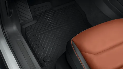 VW Tiguan 5N Allwetterfußmatten-Set für vorne - Hochwertige Fußmatten für VW Tiguan, idealer Schutz vor Schmutz und Nässe, passend für verschiedene Modelle.