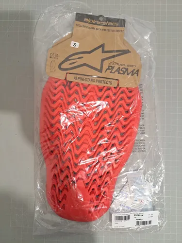 Alpinestars Nucleon Plasma Rückenprotektor Level 2 - Rot/Schwarz - S - Protektoren mit innovativer Plasma-Technologie für optimale Stoßabsorption und Atmungsaktivität, ideal für Motorradfahrer, die Komfort und Sicherheit suchen.