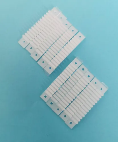 Kabelhalter, 10 Klemmleisten für je 12 Kabel