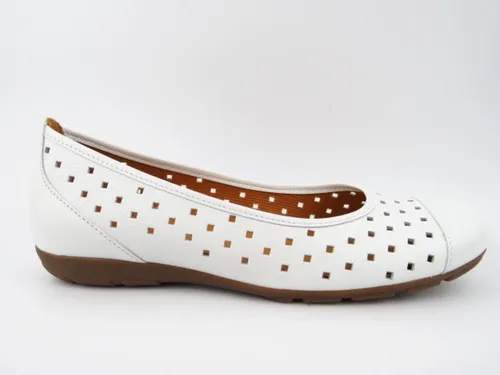Gabor Damen Klassische Ballerinas - Hausschuhe in klassisch elegantem Design aus hochwertigem Rauleder, ideal für den Sommer und bequem durch flache Sohle.