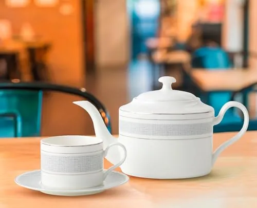 London Boutique Teekanne mit integriertem Filter für losen Tee, 1,3 l groß, weiß mit silbernem Rand, leichtes Fina-China-Set – perfekt für Teeliebhaber