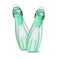 Mares Nächste Vier+ Tauchflossen für Erwachsene - Flossen mit 4-Kanal Design für optimalen Antrieb, flexibles Material für effiziente Leistung und stabilisierende Klappen, ideal für Wassersportler.