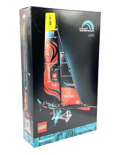 LEGO Technic Emirates Team New Zealand AC75 Rennjacht von LEGO