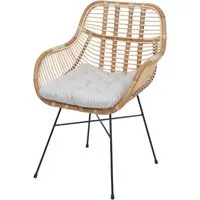 MCW Esszimmerstuhl MCW-P17 - Stuhl aus naturbelassenem Kubu Rattan mit eleganten Armlehnen und Sitzkissen für optimalen Komfort. Ideal für Wohn- und Essbereiche, schützt er empfindliche Böden dank stabiler Metallbeine und Fußbodenschonern.