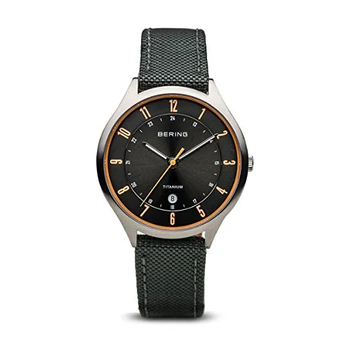 Bering Herren Uhr Titan Ultra Slim - 11739-879 - Armbanduhren für Herren, ultradünnes Titan-Gehäuse, wasserdicht bis 50 m, ideal für modebewusste Erwachsene.