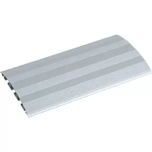 Bachmann Kabelbrücke 930.060 - 3-Kanal Aluminium Kabelschutz - Adapter für den Innenbereich, aus eloxiertem Aluminium mit rutschfester Riffelstruktur. Ideal für Büros und Lager, schützt Kabel und sorgt für Sicherheit.