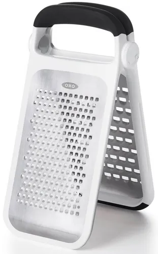 OXO Good Grips geätzte Doppelreibe aus Edelstahl – vielseitig und praktisch - Reiben: 2-in-1-Küchenreibe mit extra scharfen Edelstahloberflächen für schnelles Reiben von Käse, Gemüse und Schokolade. Ausklappbar und rutschfest für optimale Nutzung.