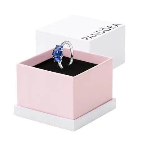 PANDORA Timeless Blauer Rechteckiger Funkelnder Drei-Stein-Ring - Eleganter Ring aus Sterling-Silber mit drei königsblauen Kristallen und klaren Cubic Zirkonia. Ideal für besondere Anlässe oder als stilvolles Accessoire für jeden Tag. Kombinierbar für ein individuelles Statement.