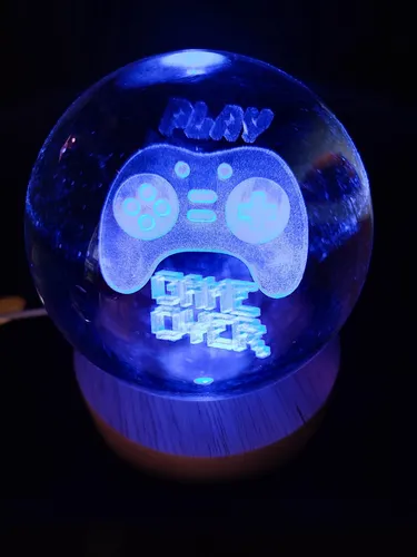 Glaskugel mit Holzsockel, ca 8cm, elektr. Beleuchtung, Farbwechsel Controller