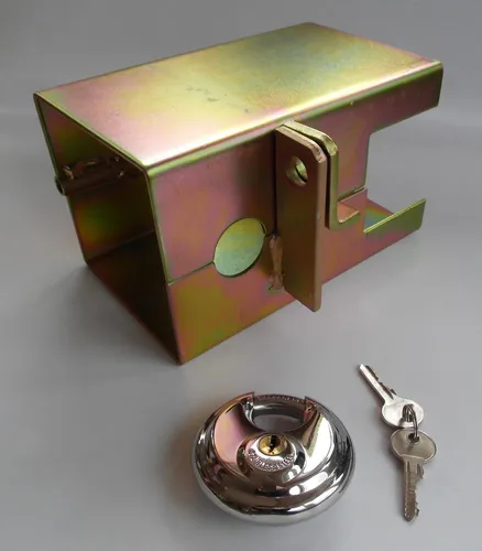 Deichselschloss Diebstahlsicherung Kasten Wohnwagen Schloss 127f475 NEU