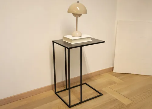 Schwarzer Metall Beistelltisch – Modern und Vielseitig