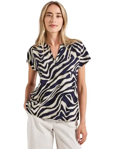 Street One Damen Gemusterte Bluse - Modische Bluse mit geschlitztem Ausschnitt und lässigen Dropped Shoulders. Das grafische Muster und die weiche Viskose sorgen für einen angenehmen Tragekomfort und vielseitige Style-Möglichkeiten.
