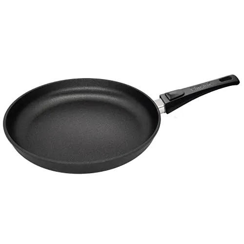 Eurolux Guss-Pfanne Induktion Ø 24 cm abnehmbarer Stiel - flacher 4.5 cm Rand - kleine leichte runde Alugusspfanne mit Antihaft-Beschichtung - Made in Germany