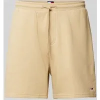 Tommy Jeans Regular Fit Sweatshorts aus Baumwoll-Mix in Beige, Größe XXL