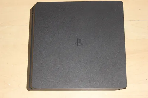 Sony Playstation 4 Konsole PS4  SLIM  500 GB mit PS4 Controller + 1 PS4 Spiel