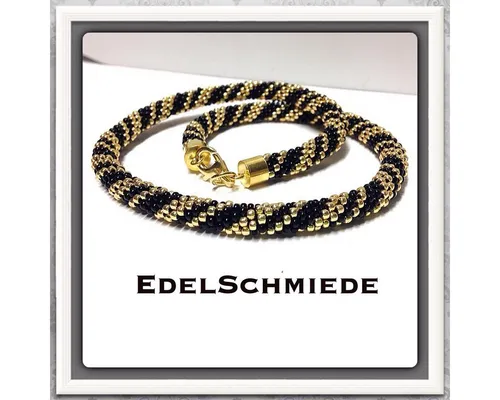 Edelschmiede925 Häkelkette aus Glasperlen 925 vergoldet 44 cm - Elegante Halskette aus 925 vergoldetem Sterlingsilber, verziert mit schönen Glasperlen. Ein stilvolles Accessoire für jeden Anlass.