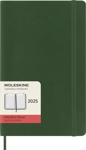 Moleskine Daily Planner 2025 - 12 Monate Tagesplaner, weicher Einband in Myrtengrün, großes Format 13x21 cm mit elastischem Verschluss und nützlichen Planungswerkzeugen