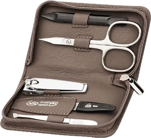 Erbe Collection Fünfteiliges Manicure Set im Leder-Reißverschluss-Etui - Inkontinenzeinlagen und hochwertige Maniküre für perfekte Pflege. Das Set enthält 5 robuste Instrumente im eleganten Leder-Etui, ideal für unterwegs.