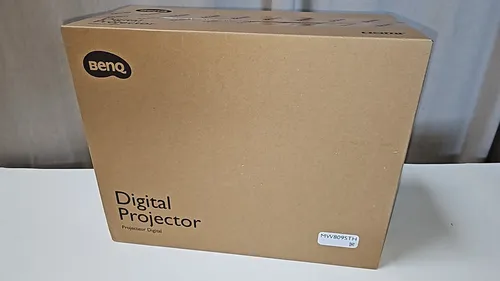 BENQ MW809STH DLP-Projektor - Tragbarer Beamer mit 3600 ANSI Lumen, ideal für Präsentationen und Heimkino, unterstützt 3D und bietet WXGA Auflösung für gestochen scharfe Bilder.