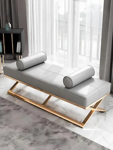 Beige Polsterhocker für modernes Wohnen - Moderner Hocker in Beige aus hochwertigem Leder, perfekt für stilvolle Sitzgelegenheiten. Ideal für jedes Wohnambiente, mit kompakten Maßen und ohne Montageaufwand.