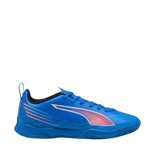 Puma Ultra 6 Play Hallenfußballschuhe Blau EU 28 - Hochwertige Fußballschuhe für die Halle mit leichtem, stabilen Obermaterial aus 30 % recycelten Materialien, ideal für junge Spieler zwischen 8 und 16 Jahren.