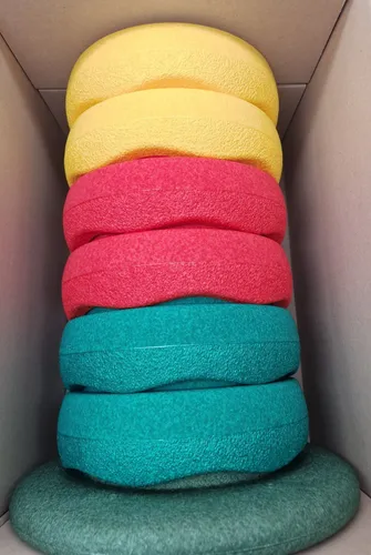 Stapelstein Balancetrainer Rainbow Set classic - Motorikspielzeug für Kinder, fördert die Balance und Kreativität mit 6 bunten Elementen und abwaschbarem Material.