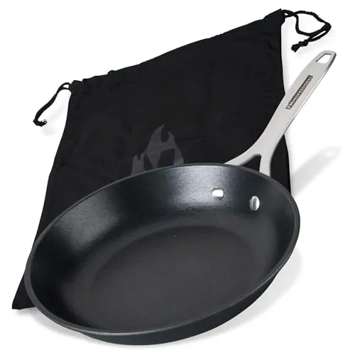 FMprofessional Force Pfanne 24 cm – Gusseisen Bratpfanne mit Antihaftbeschichtung - Pfanne aus Gusseisen, ideal für alle Herdarten, inklusive Induktion. Hochwertige 3-lagige Antihaftbeschichtung für optimale Kochergebnisse und langlebige Qualität.