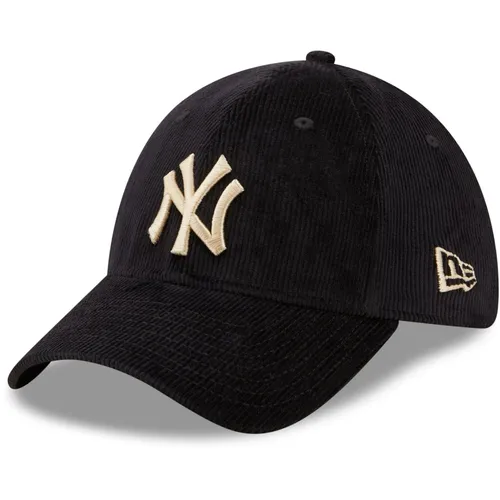 New Era Flex Cap 39Thirty Stretch KORD New York Yankees - Bequeme 39Thirty Cap mit Stretch-Fit, ideal für jeden Tag. Das schweißabsorbierende Band sorgt für hohen Tragekomfort. Mit eingesticktem NY Logo und leicht ablösbaren Aufklebern.
