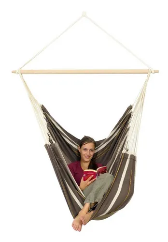 Amazonas Hängesessel Brasil Gigante XXL braun - Hängesessel aus 85% Baumwolle, ideal für entspannte Stunden im Garten oder auf der Terrasse. Mit einer Tragfähigkeit von bis zu 200 kg bietet er hohen Komfort und Stabilität.