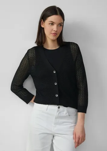 s.Oliver Ajour-Strickjacke aus Viskosemix - Elegante Ajour-Strickjacke im Slim Fit aus hochwertigem Viskosemix. Mit feinem Allovermuster, V-Ausschnitt und 3/4-Ärmeln ideal für stilvolle Outfits.