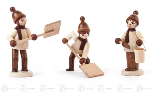 Miniatur Schneeräumer natur – 6 cm - Dekorativer Miniatur Schneeräumer in natürlicher Optik, Höhe ca. 6 cm, ideal für kreative Kunstprojekte und winterliche Dekoideen.