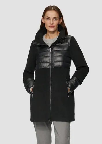 s.Oliver Funktionsmantel im Fabricmix, schwarz 9999 - Stylischer Funktionsmantel mit hohem Stehkragen und praktischen Reißverschlusstaschen, ideal für kühle Tage und modische Auftritte.