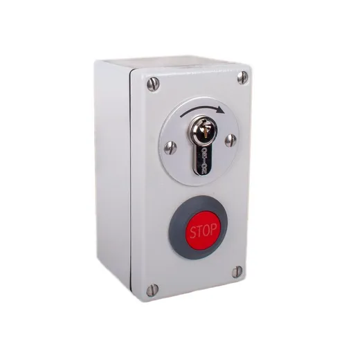 ATTAS Schalter Schlüsseltaster AP2 mit Stoppfunktion - Robuster Schlüsselschalter mit einbruchhemmender Verriegelung, witterungsbeständiger Frontplatte und Platz für massive Drähte. Ideal für sichere Anwendungen mit Wechselstrommotoren.
