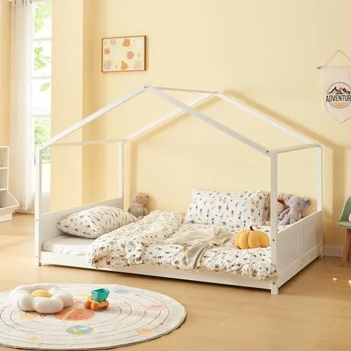 Hausbett 'Simo' 120x200cm aus Kiefernholz in Weiß - Kinderbett in charmante Hausoptik, ideal für kleine Abenteurer. Einfacher Aufbau und pflegeleichte Oberfläche sorgen für ein zauberhaftes Schlummerparadies.