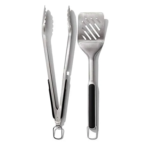 OXO Good Grips Grillzangen-Set mit Wender - Ersatzteile & Zubehör: Spülmaschinenfestes Set aus Grillzange (47,5 cm) und Fleischwender (41 cm) mit durchdachtem Design für einfaches Wenden und Anheben von Grillgut.
