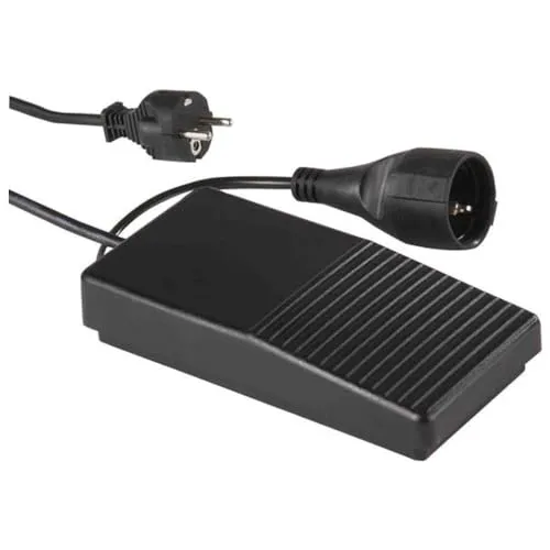 Hegner Fußschalter für Feinschnittsägen M1/M2S/M-SE/M-Quick, 3000 - Säge-Zubehör mit ergonomischem Fußschalter für präzise Steuerung und komfortables Arbeiten bei Feinschnittprojekten.
