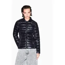 Armani Exchange Damenjacke Herbst/Winter Schwarz - Größe M - Funktionsjacke aus glänzendem Nylon mit leichter Wattierung für optimale Wärme und Komfort. Abnehmbare Kapuze und Reißverschluss für Vielseitigkeit, ideal für die Übergangszeit.