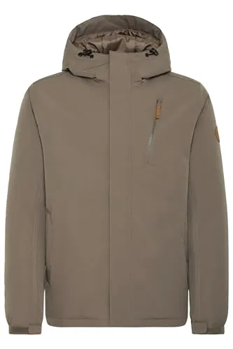 NORTH BEND NBKeno Herrenjacke - Wasserdichte Funktionsjacke mit Kapuze - Die NBKeno Herrenjacke von North Bend ist wasserdicht und atmungsaktiv, ideal für Outdoor-Aktivitäten. Mit verstellbarer Kapuze und praktischen Reißverschlusstaschen bietet sie Komfort und Funktionalität bei jedem Wetter.